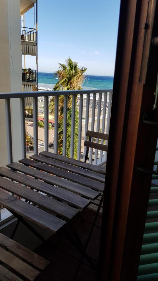 Casalmare Sabina Apartment Ventimiglia Bagian luar foto