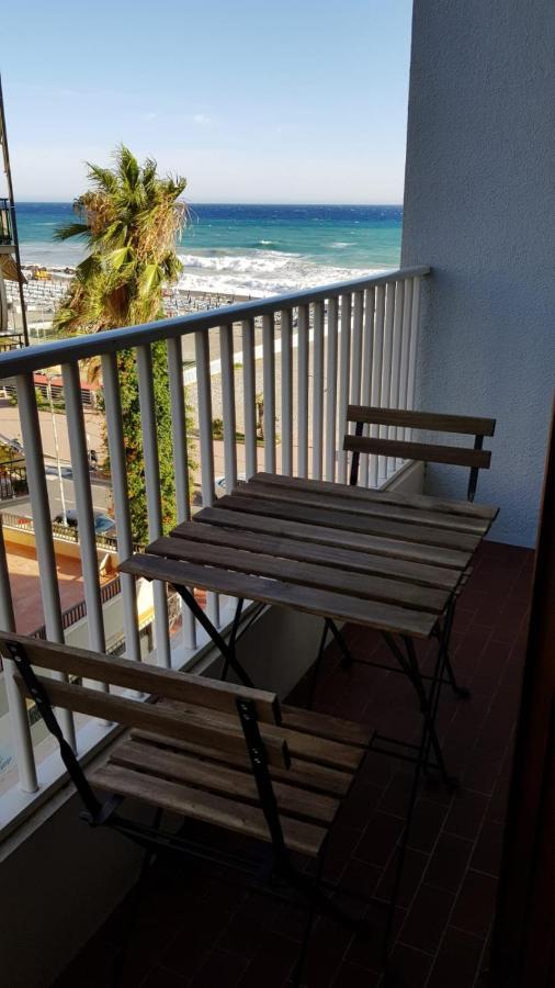 Casalmare Sabina Apartment Ventimiglia Bagian luar foto